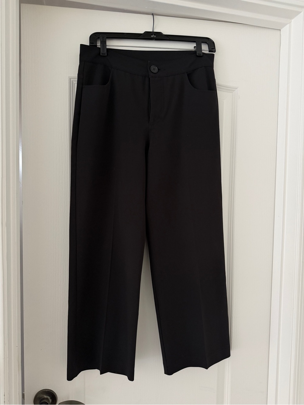 Karen Kane black wide leg pants cropped